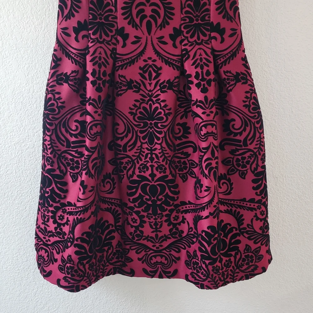 danny and nicole Gorgeous Burgundy and Black Fit and Flare Dress With Pockets 4 - Picture 3 of 8